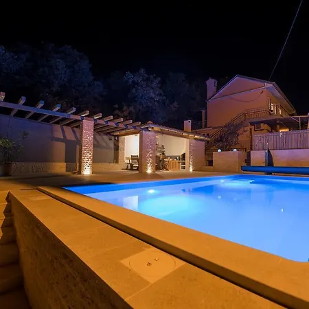 Sunset Villa *
